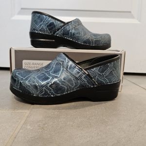 Dansko clogs size 38 blue
